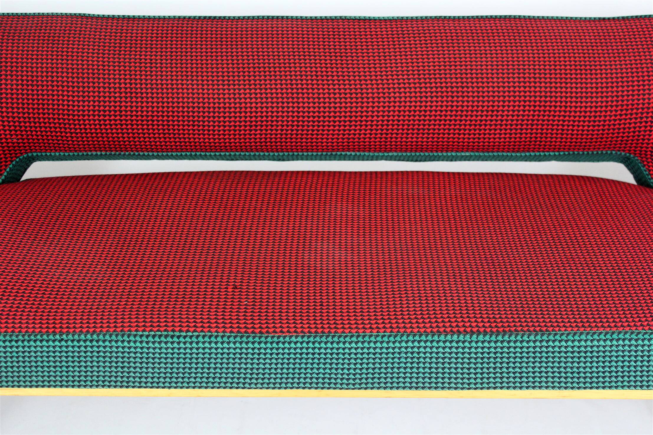 Canapé attribué à Miroslav Navratil pour Drevopodnik Brno, années 1960.