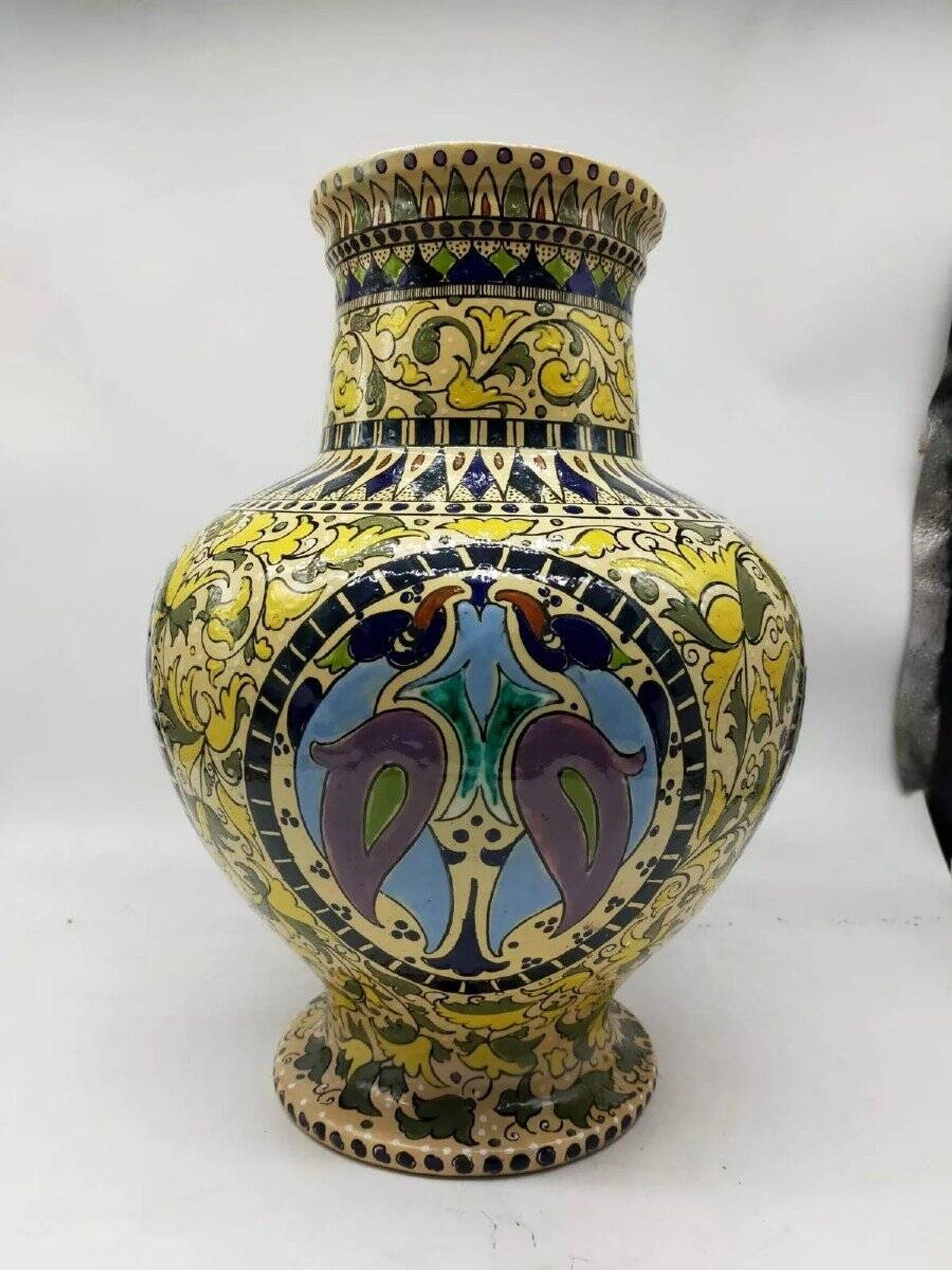 Vase en majolique Art Nouveau