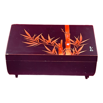 Box in lacquered wood asian Japan