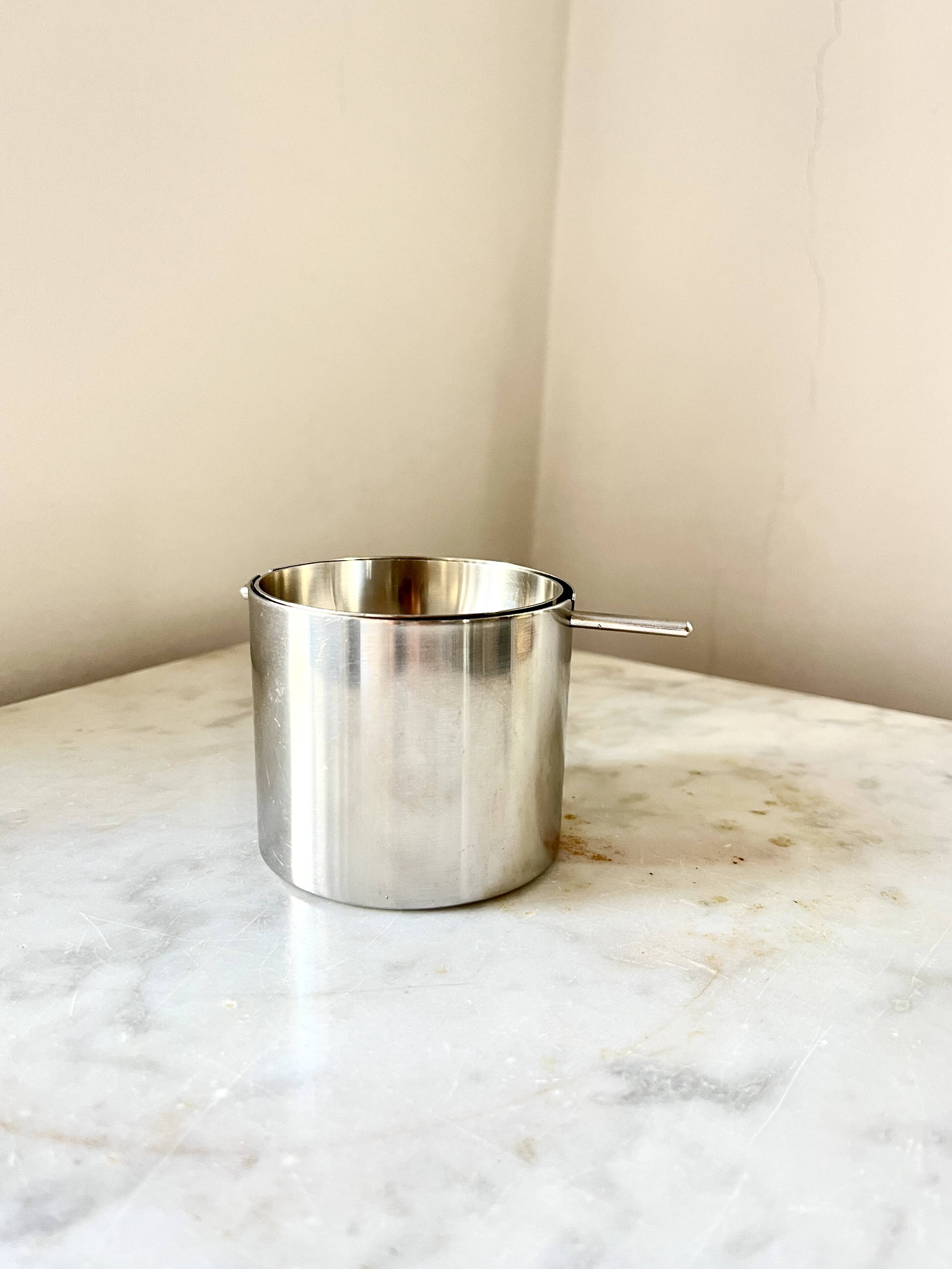 Cendrier inclinable vintage Stelton Cylinda Line par Arne Jacobsen, Danemark