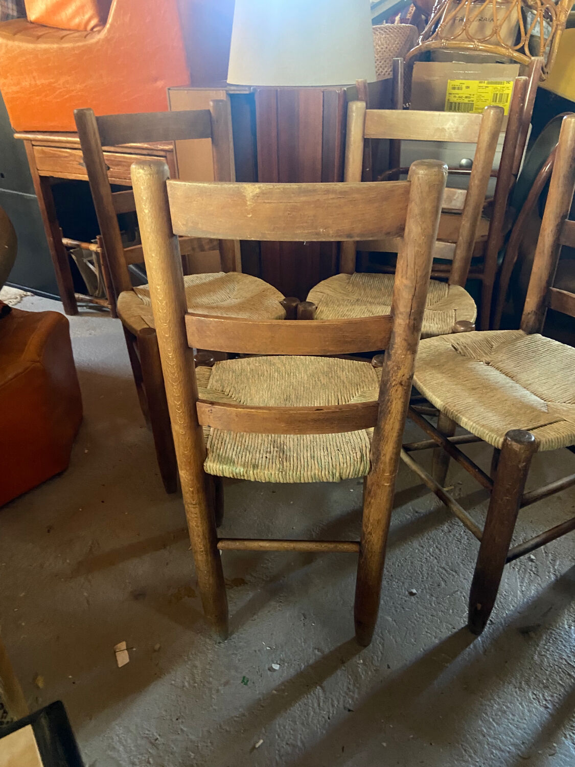Series of 4 oak chairs mulched 50s