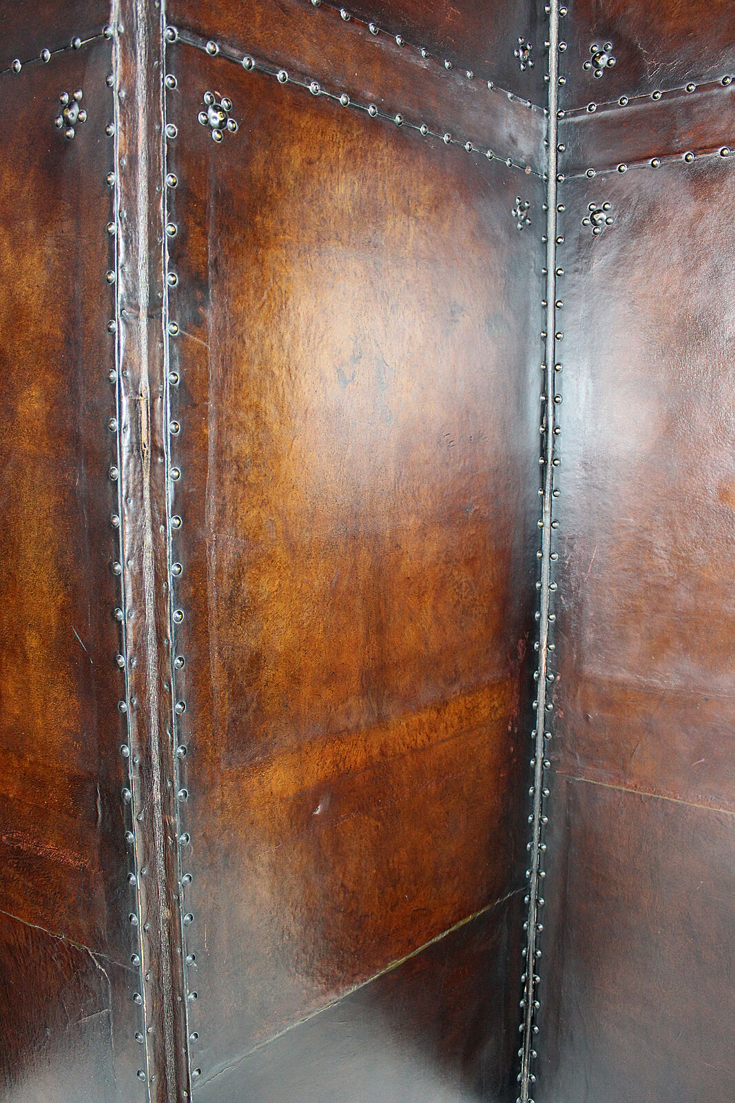 Old screen in patinated leather, circa 1900