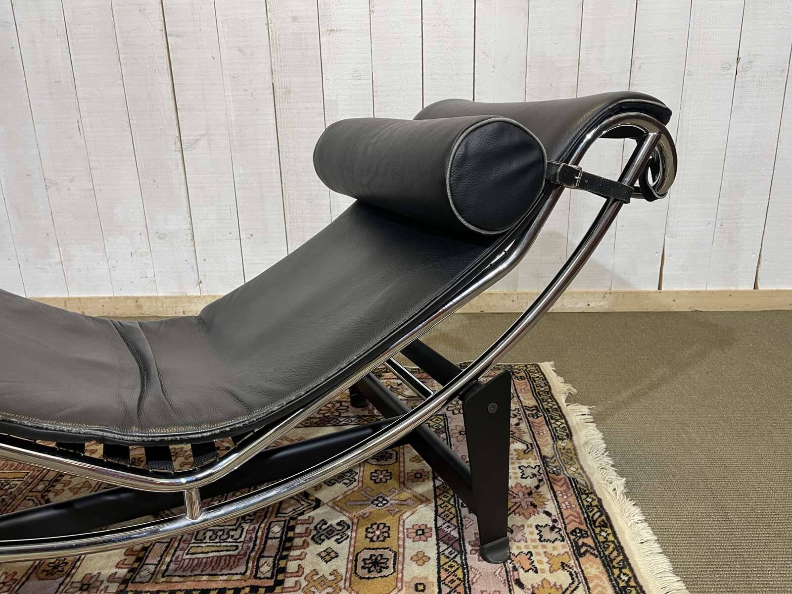 Chaise longue in the style of the LC4 by Le Corbusier - modern work
