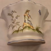 Bouquetière faience Moustier fait main signée