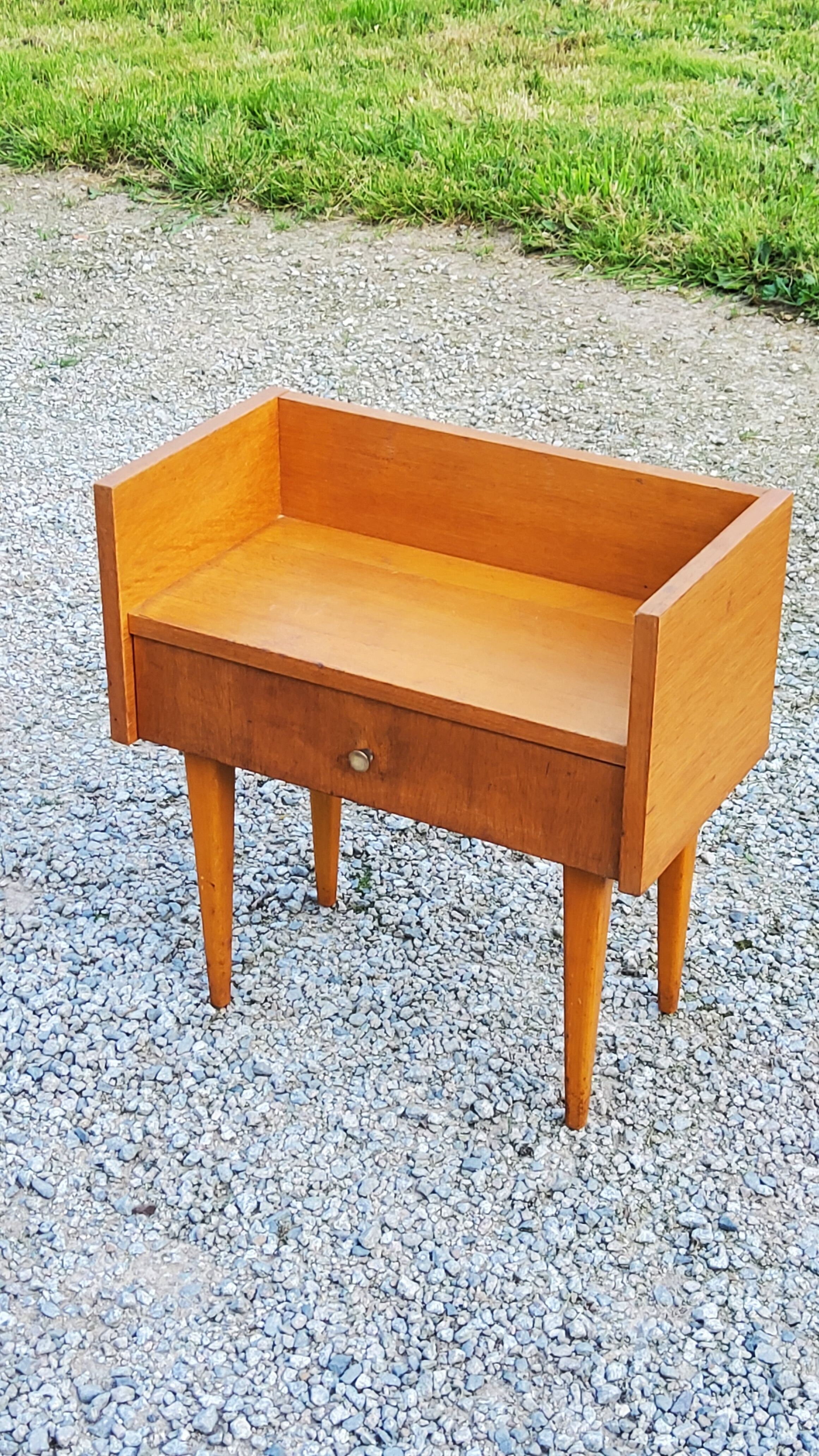 Vintage bedside table of the 50s in blond oak bobbin feet