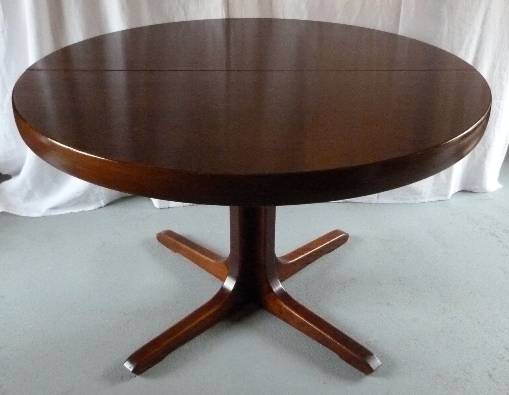 Baumann round table