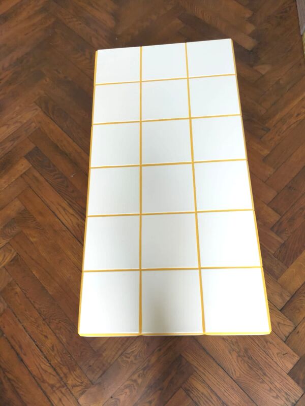 Table basse en carrelage et carreaux métro