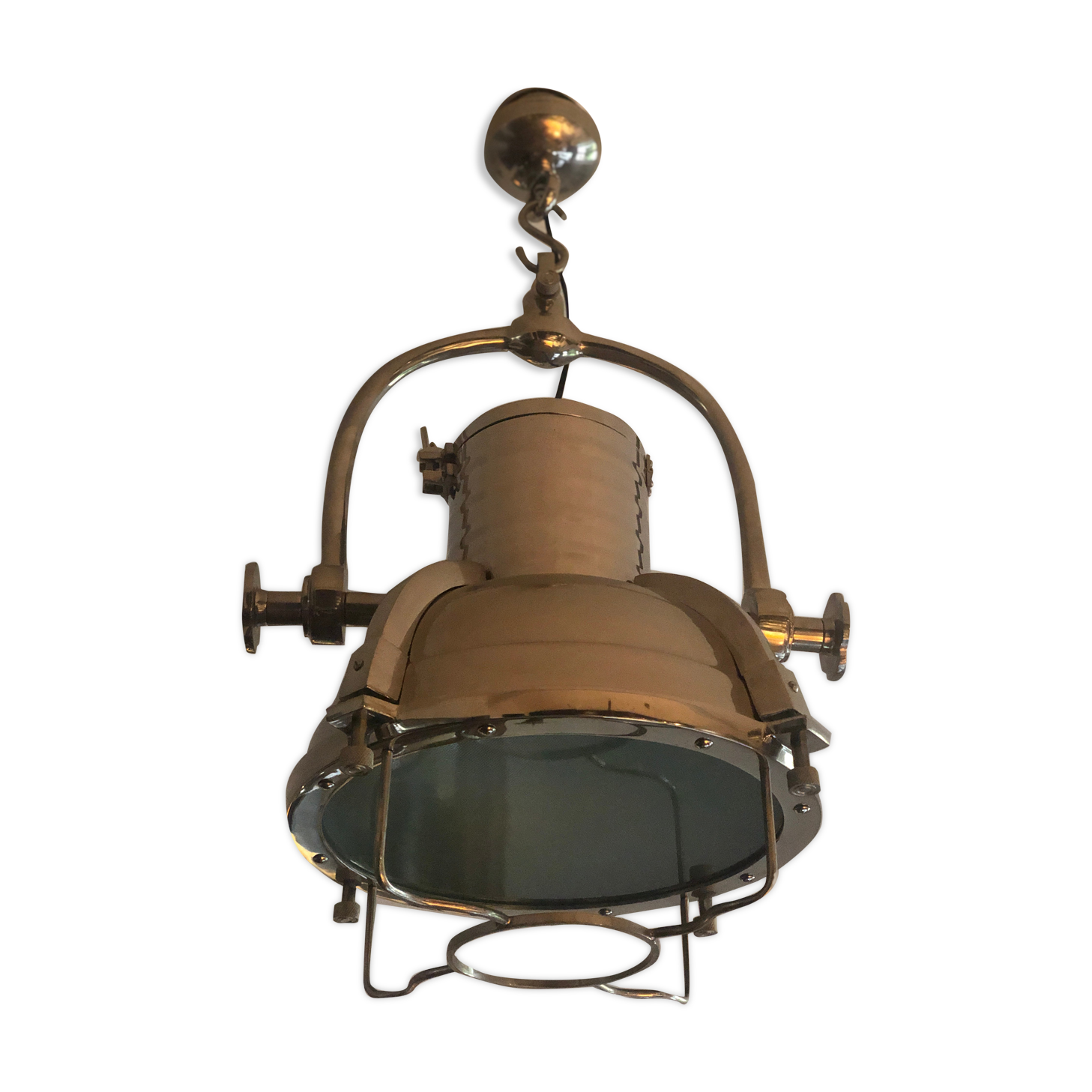 Suspension phare bateau