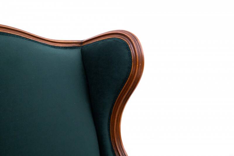 Fauteuil français ancien datant d'environ 1890. Après restauration.