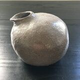 Pichet brutaliste en grès