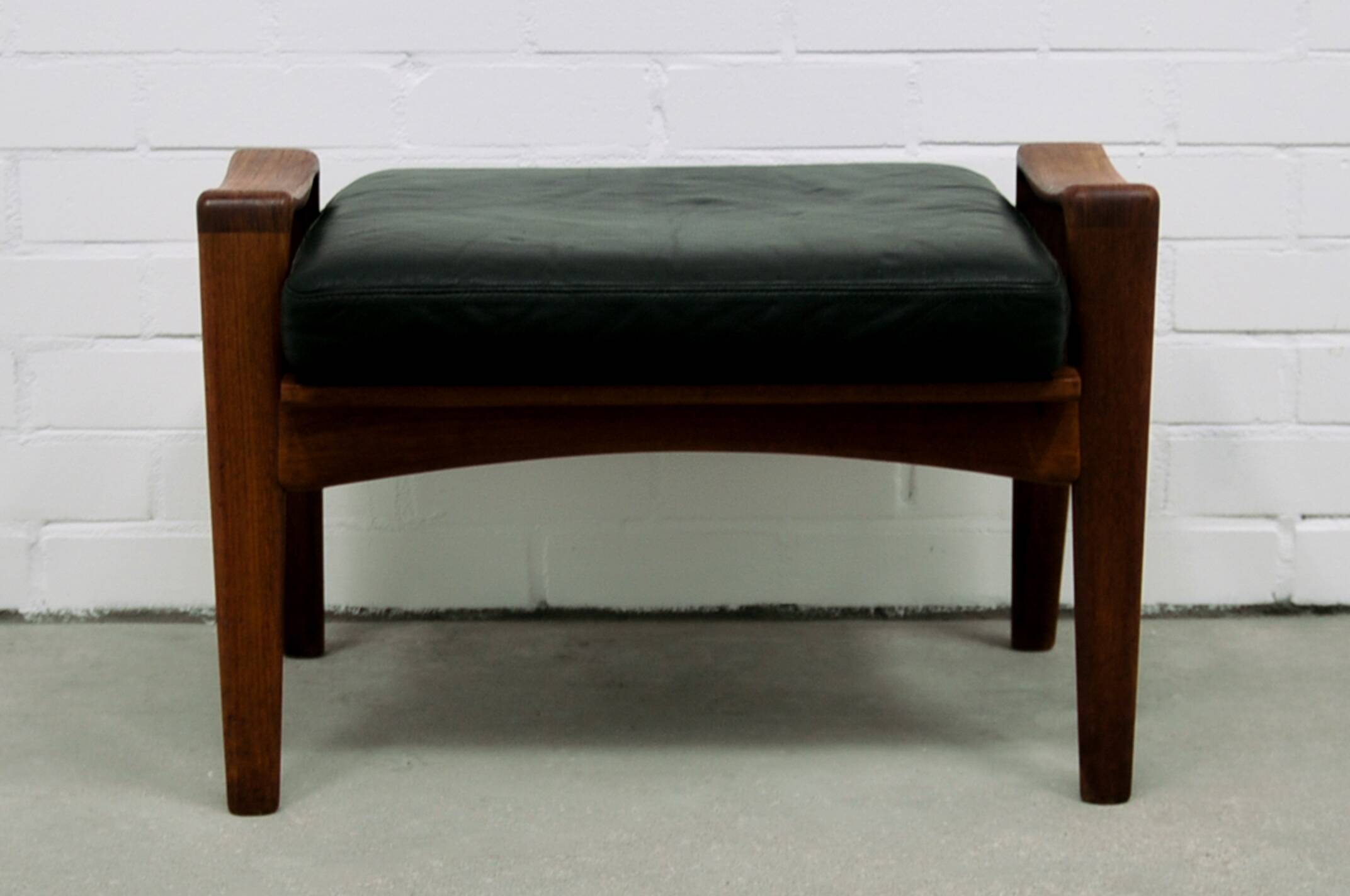 Vintage teak & leather stool arne wahl iversen