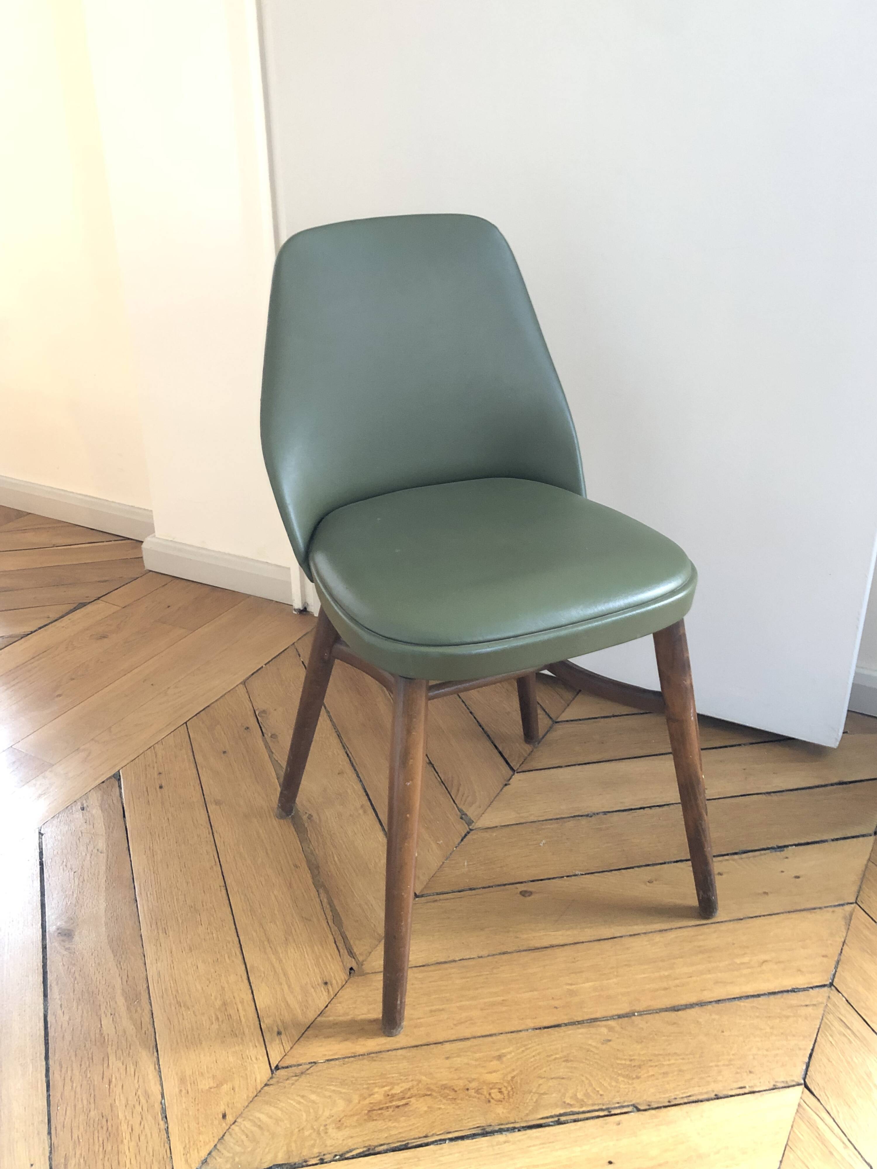 Leather chair color olive, year 50