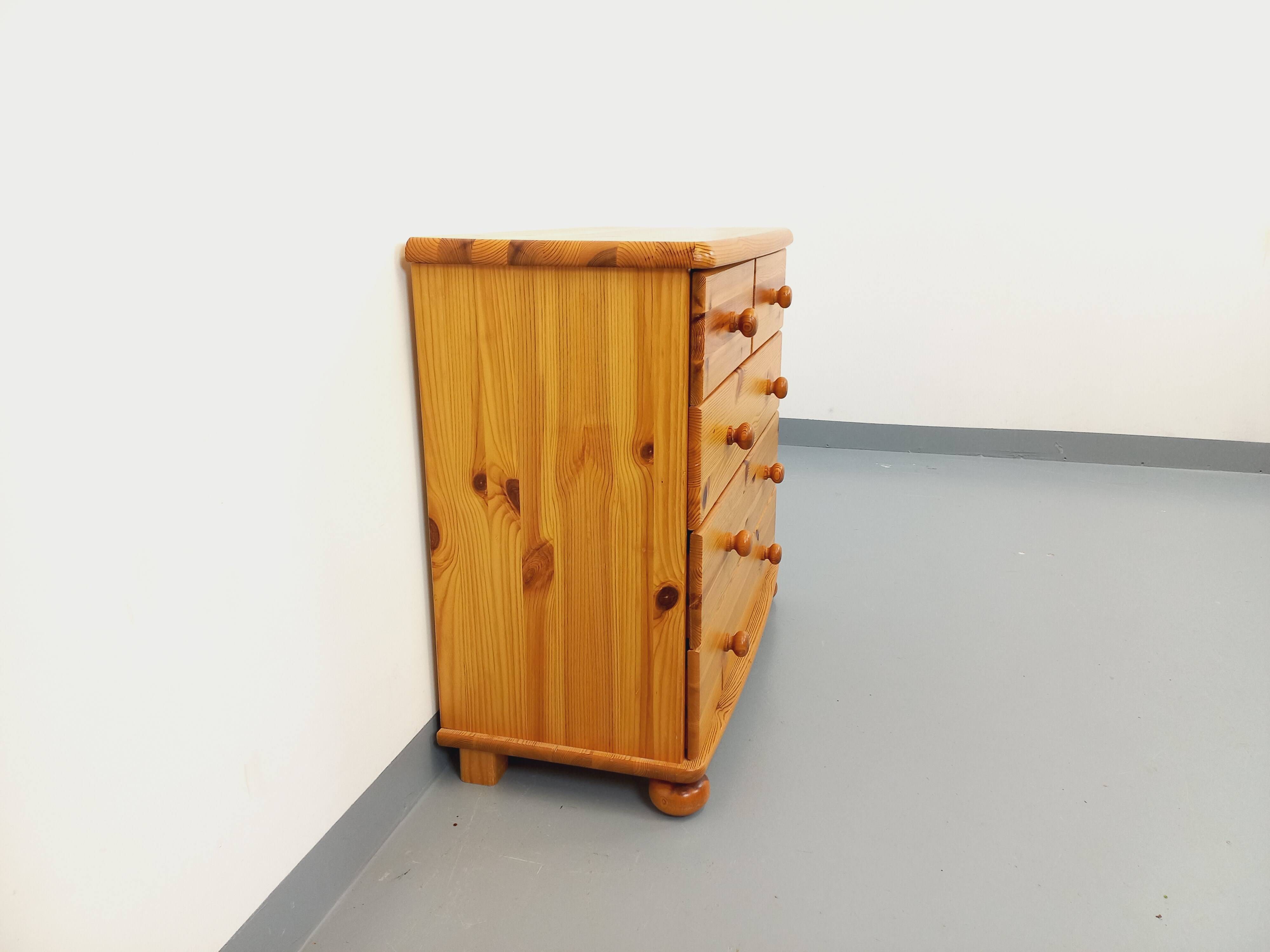 Vintage pine chest of drawers from the 70s