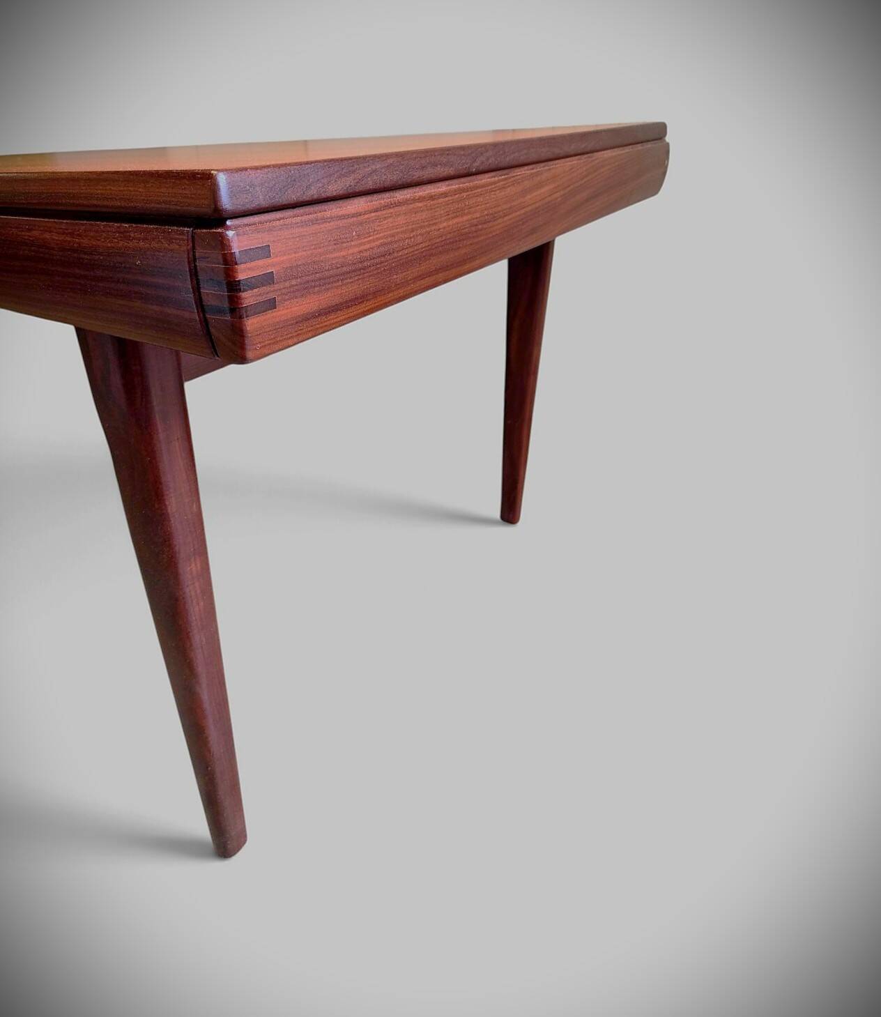 Table de salle à manger design scandinave mid-dentury