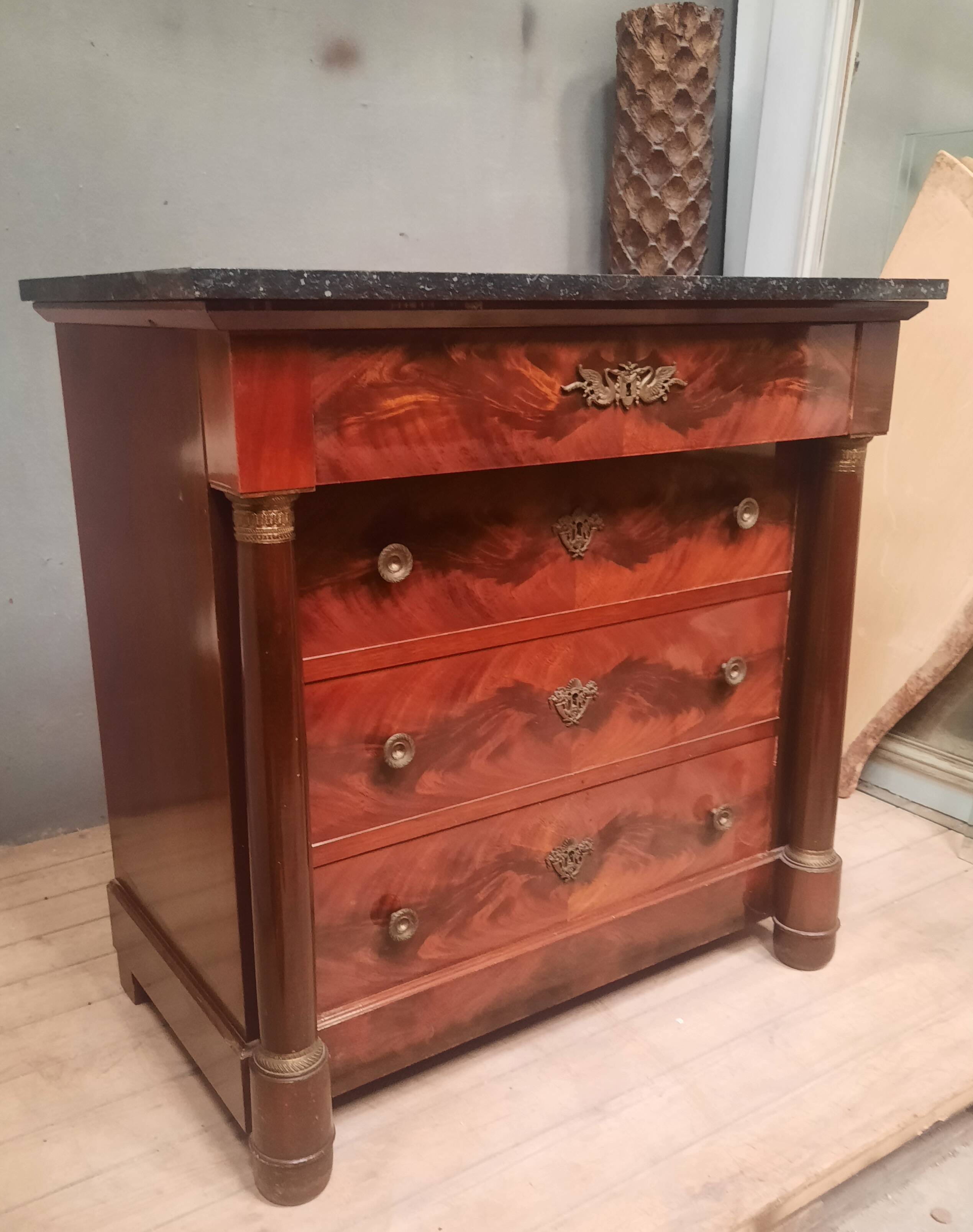 Commode en acajou style empire
