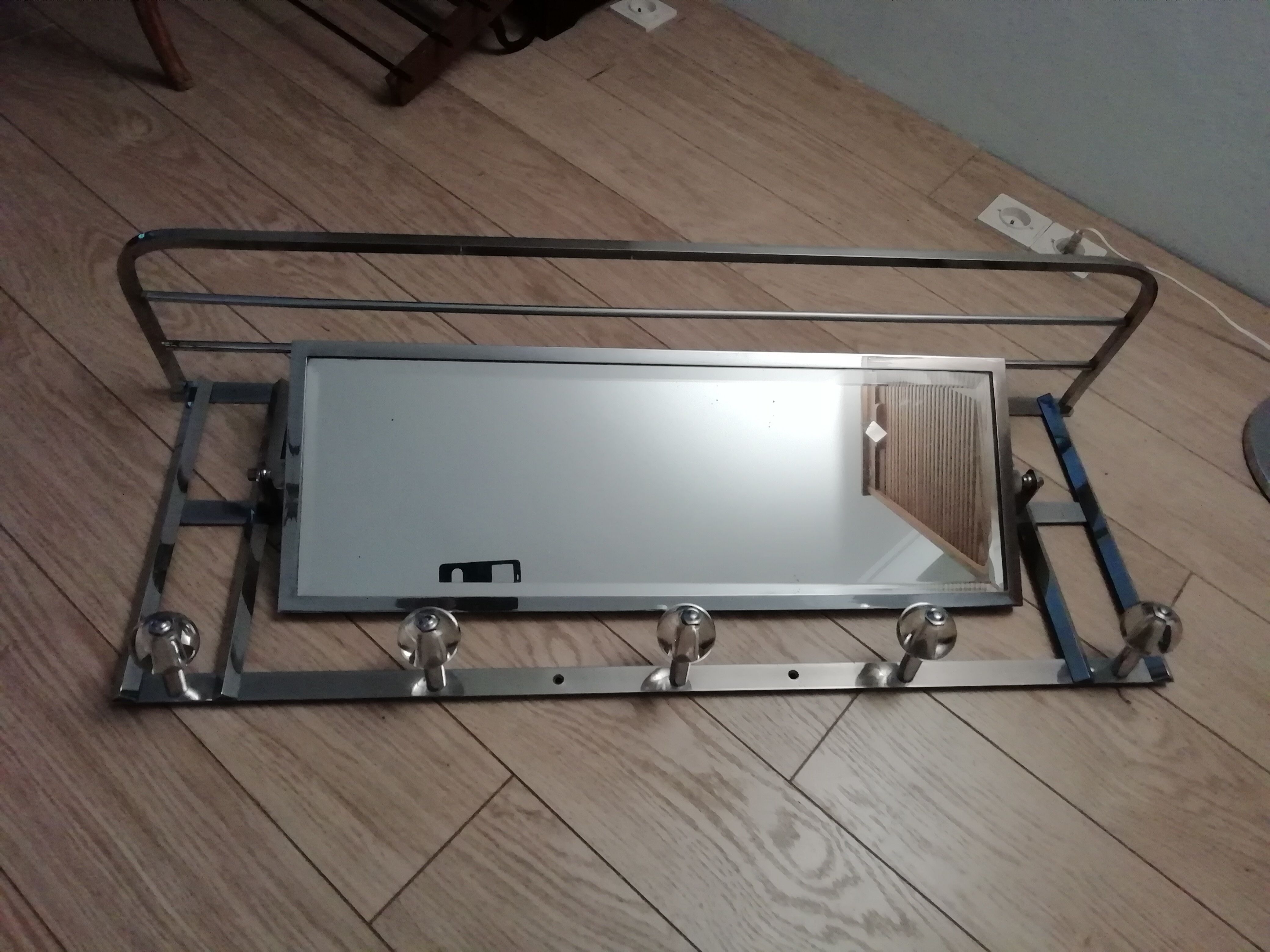 Coat/mirror/chrome door