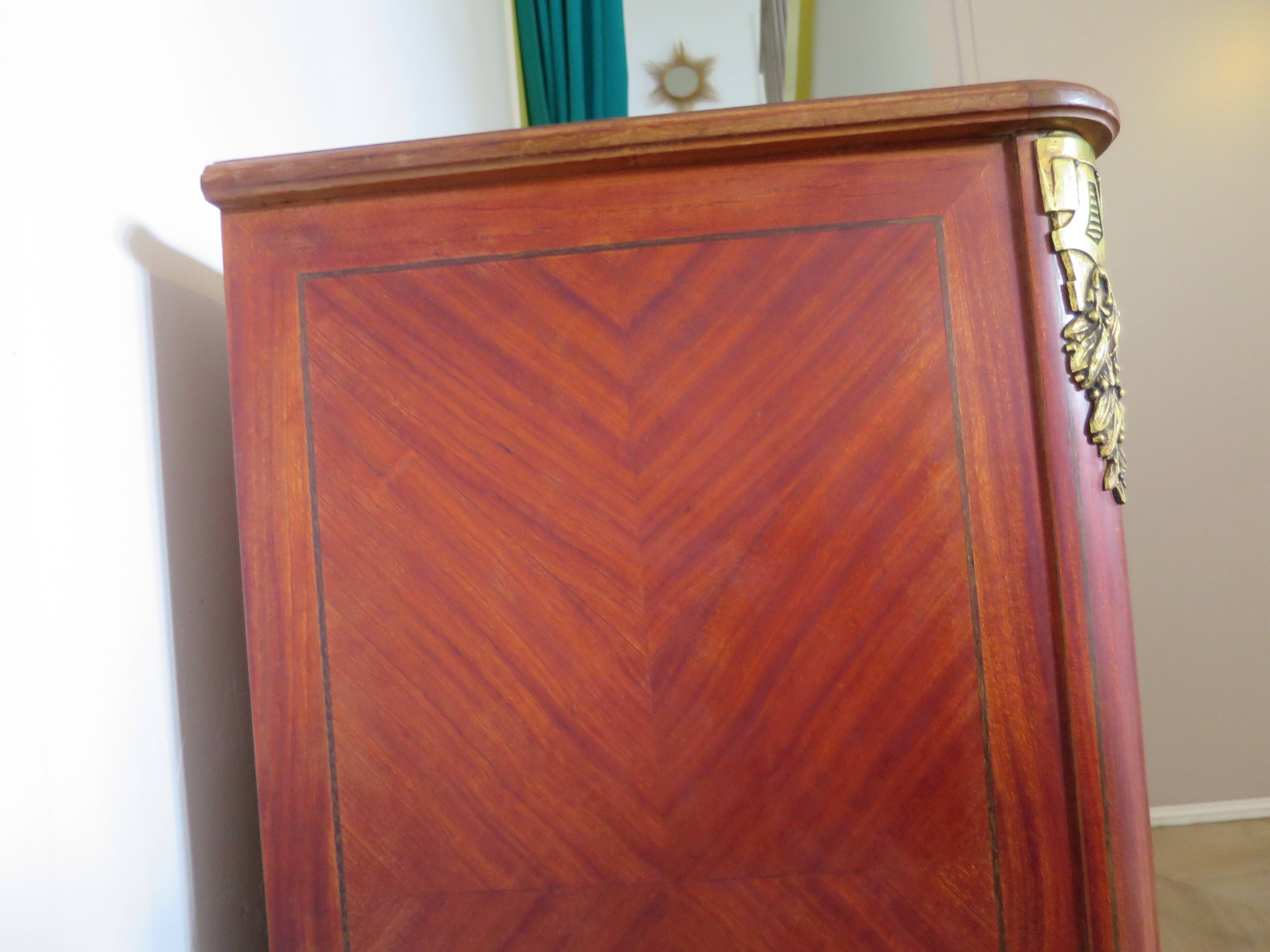 Louis XVI chest of drawers - Bronze - Butterfly wood veneer marquetry - 1930