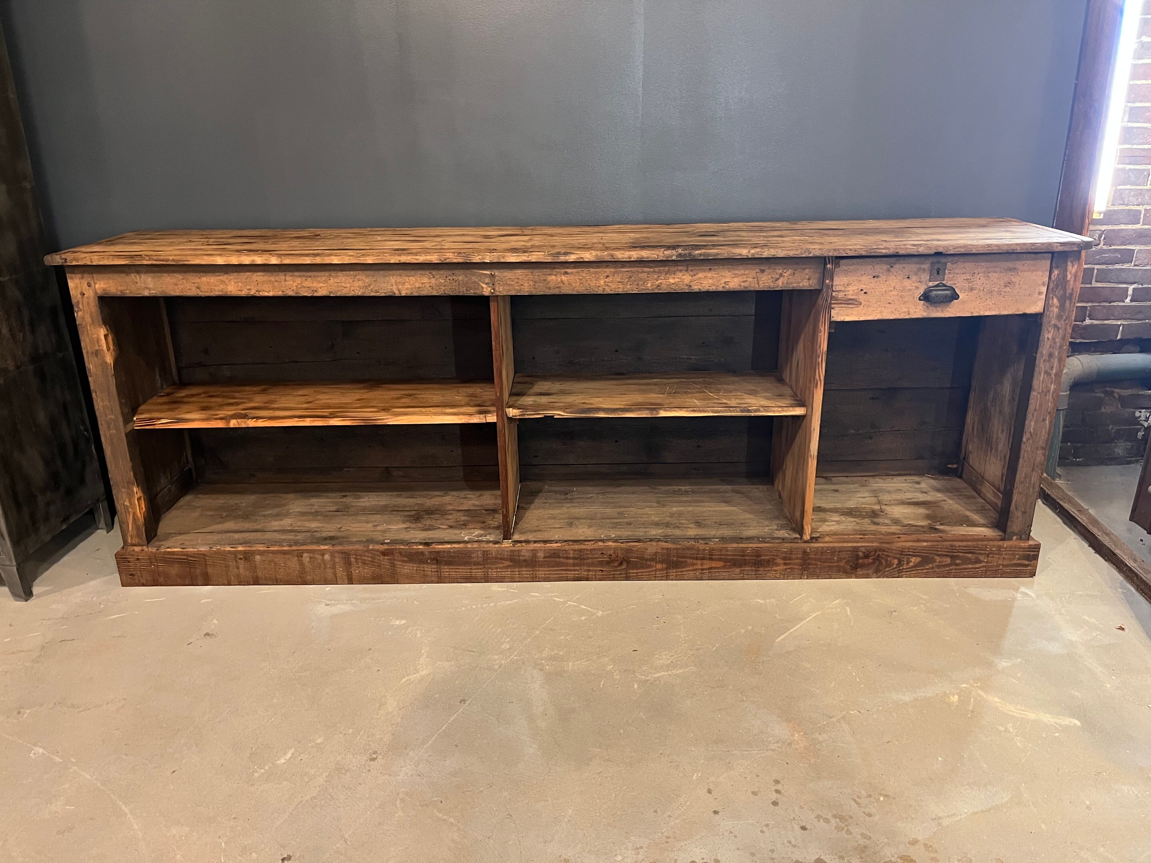 Former furniture of trade SNCF