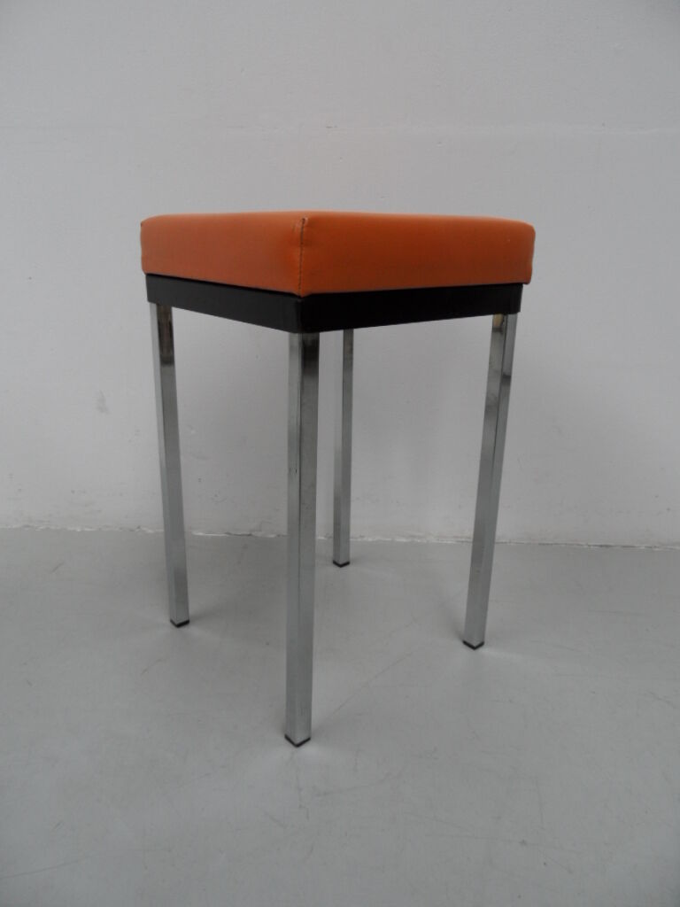 2 stools