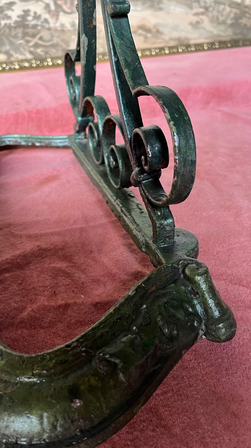Umbrella stand in enameled cast iron and vintage iron
