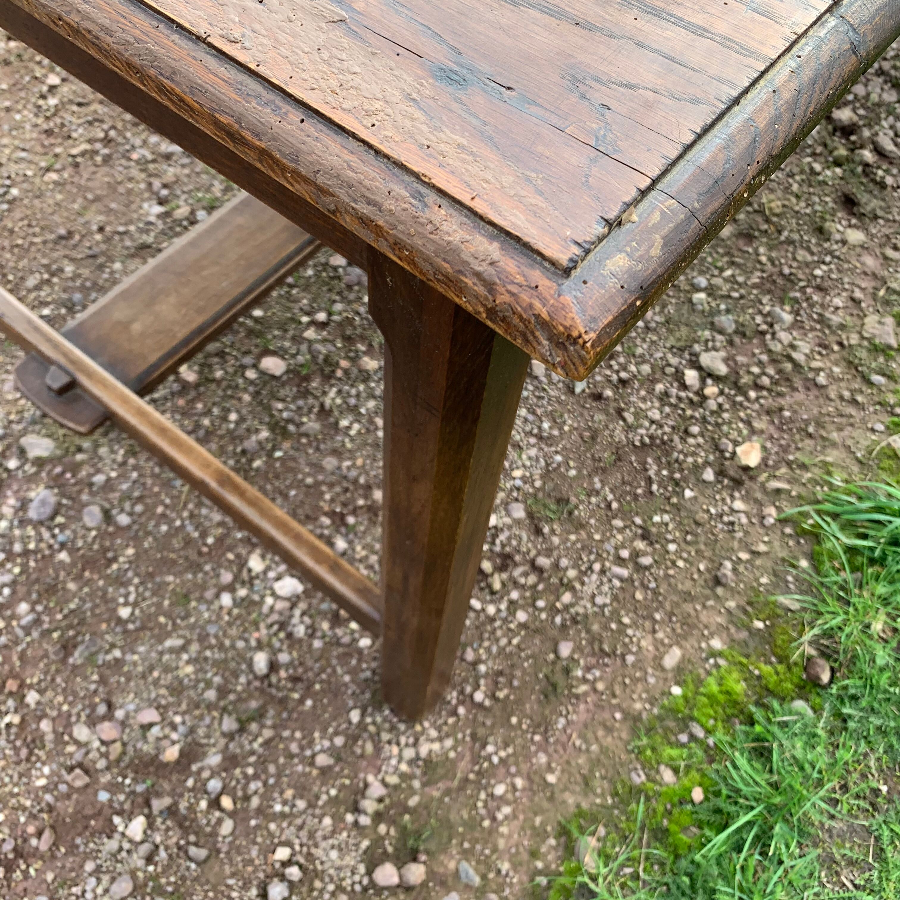 Farm table