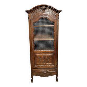 Vitrine Provençale Arlésienne style Louis XV en noyer sculpté vers 1850