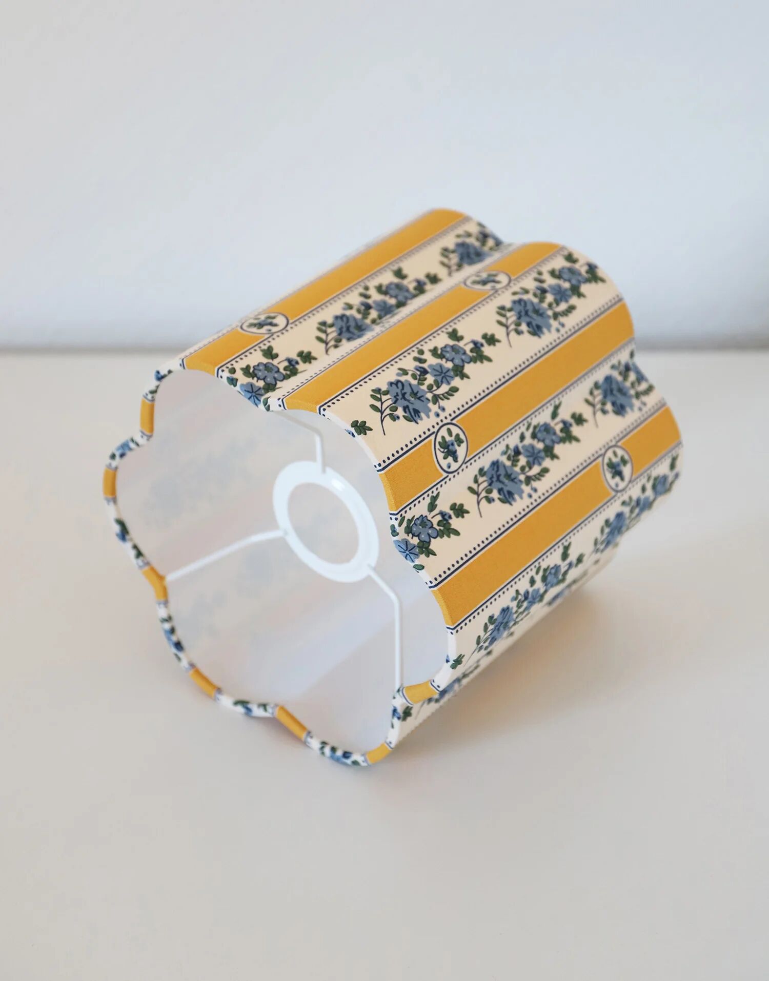 Abat-jour forme fleur Flora "sobremonte jaune"