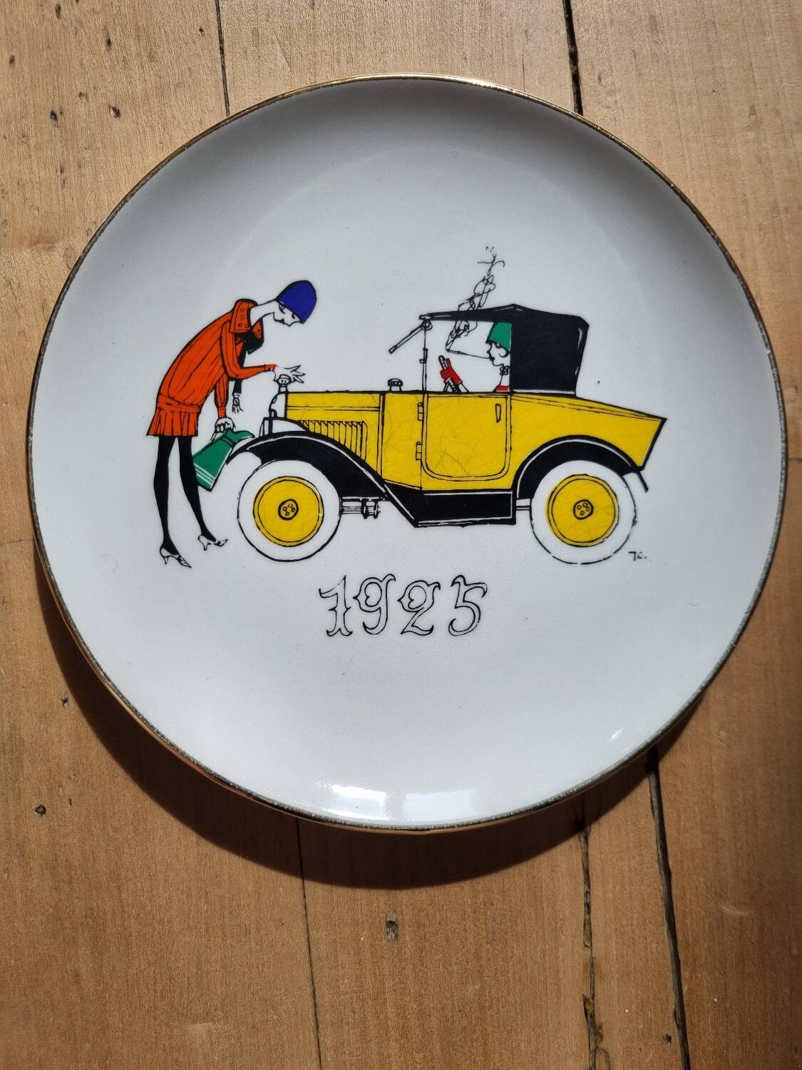 Dessert plates and their Gien earthenware dish illustrated by J. Charmoz automobile theme