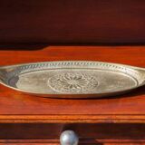Vintage brass tray, oval tray, tray with handles, engraved tray with floral pattern, tray