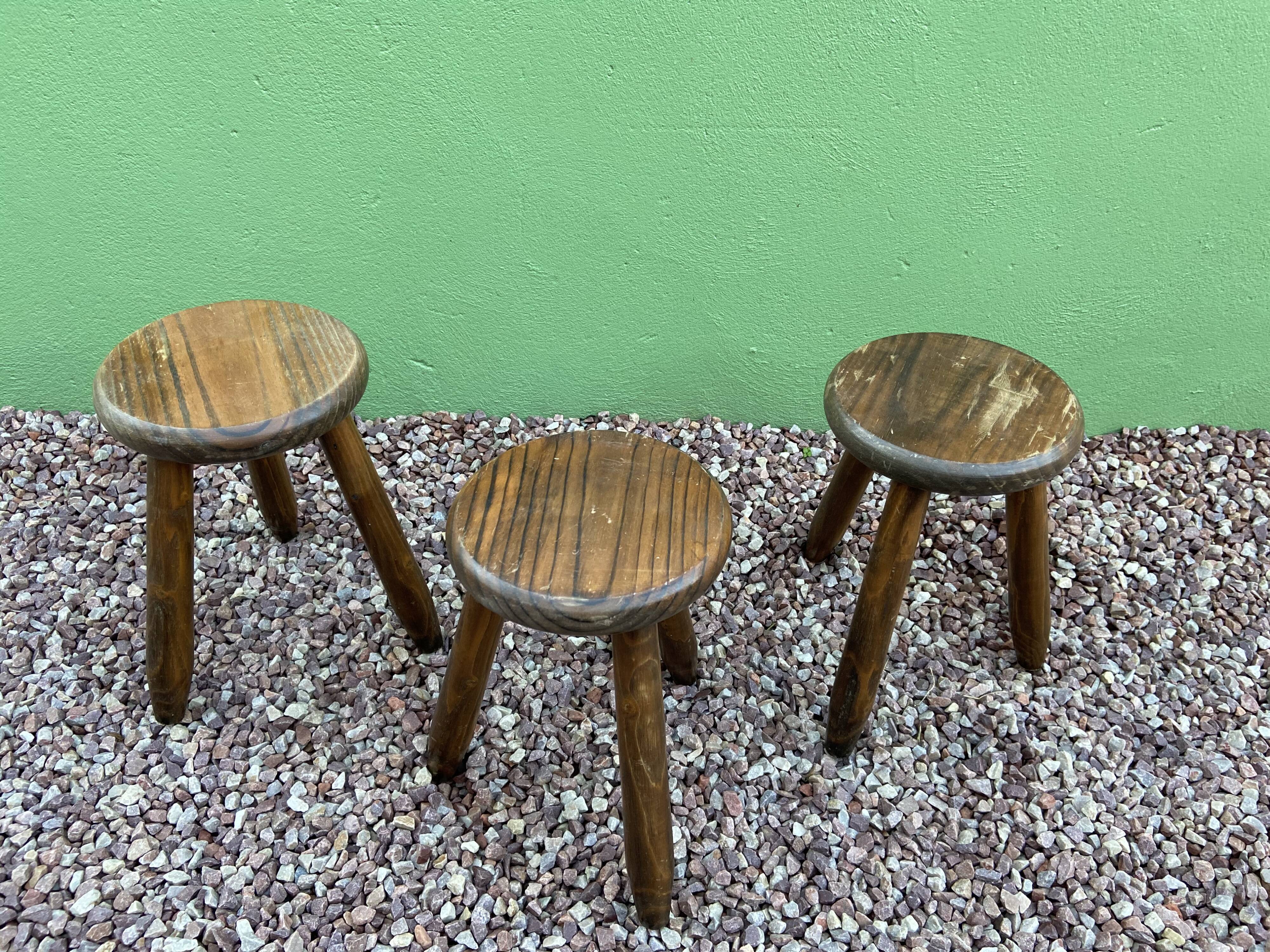 3 brutalist tabourets