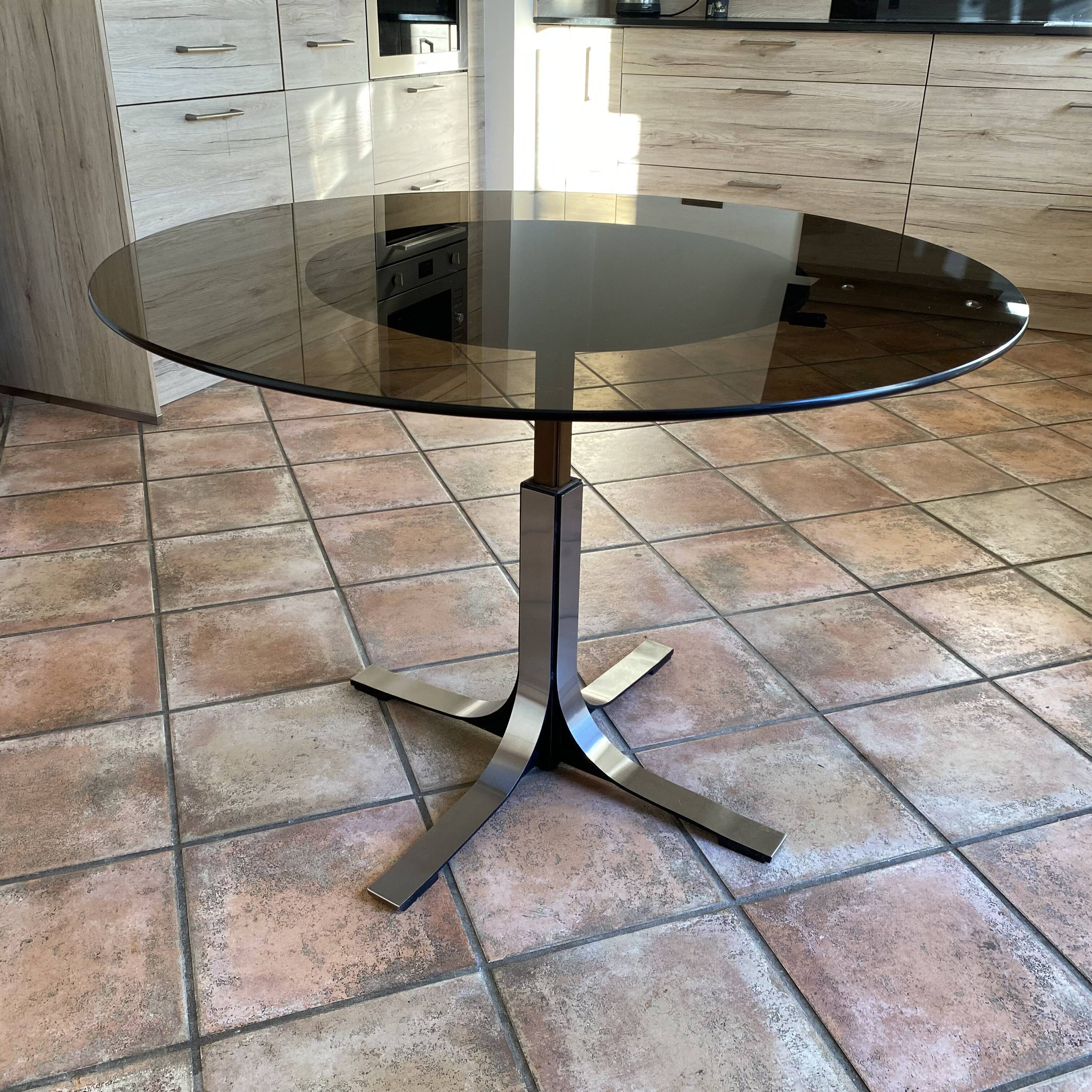 Table vintage modulable. 1970. Inox et verre. Italie.