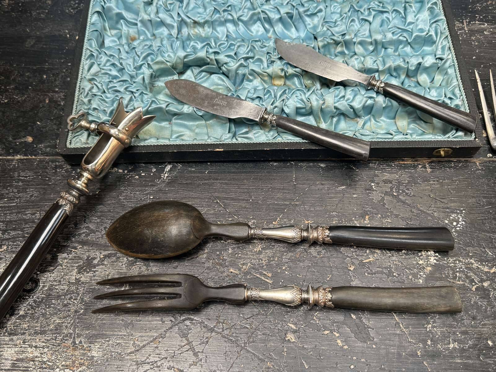 7-piece carving and serving set from the early 20th century.