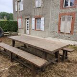 Table de.ferme et ses 2 bancs