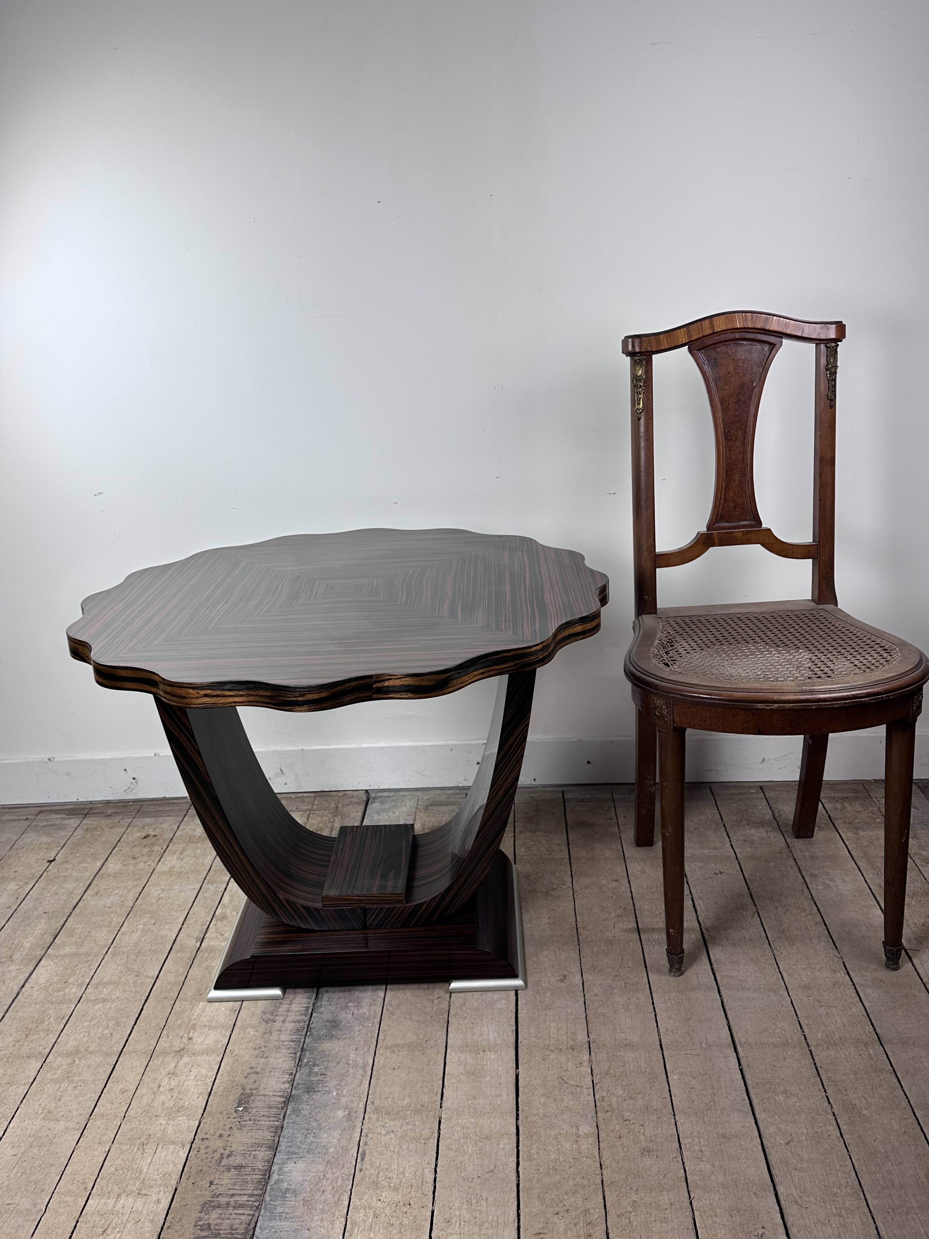 Art Deco period side table in Macassar ebony, 1930
