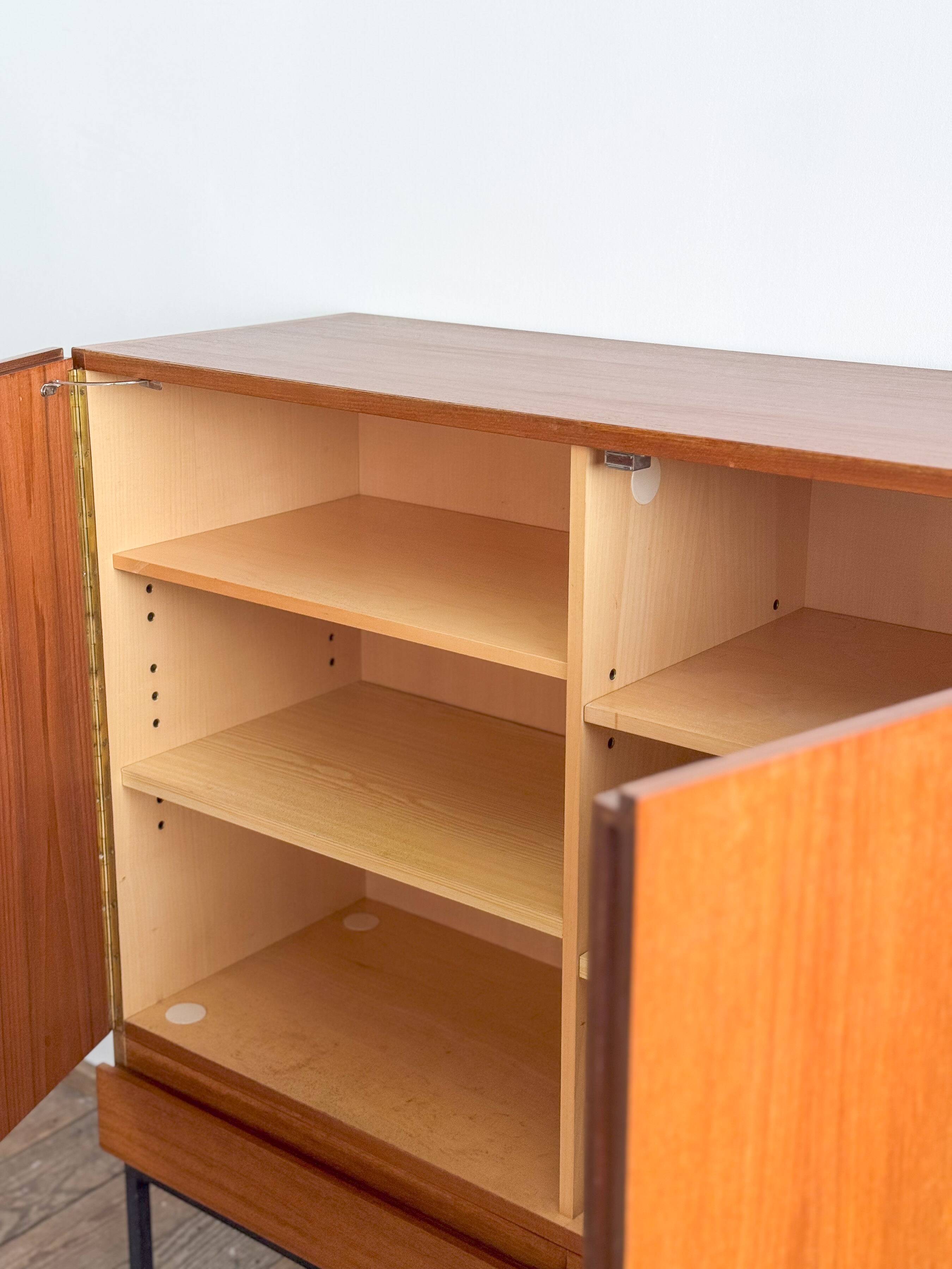 Buffet Mid-Century, modèle B60 en teck par Dieter Waeckerlin, Behr, 1950s