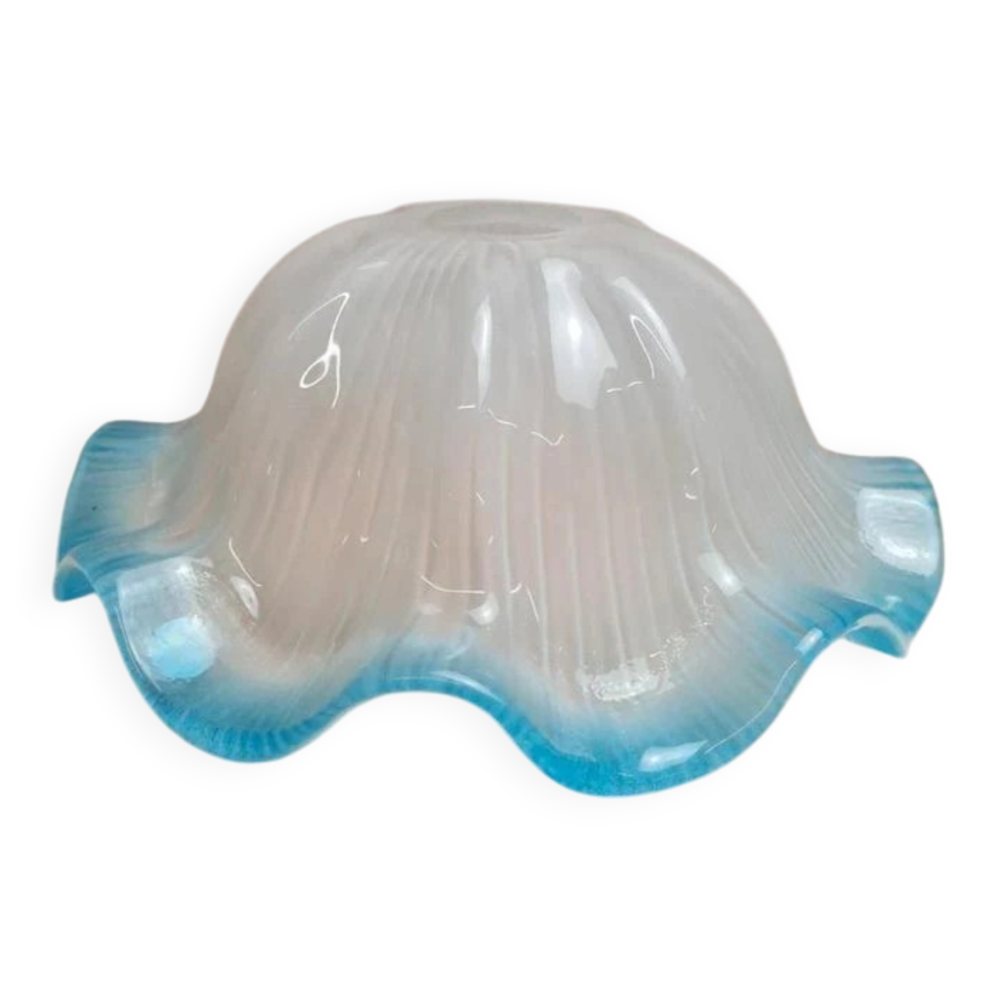 Abat-jour vintage en verre dépoli bord bleu ondulé