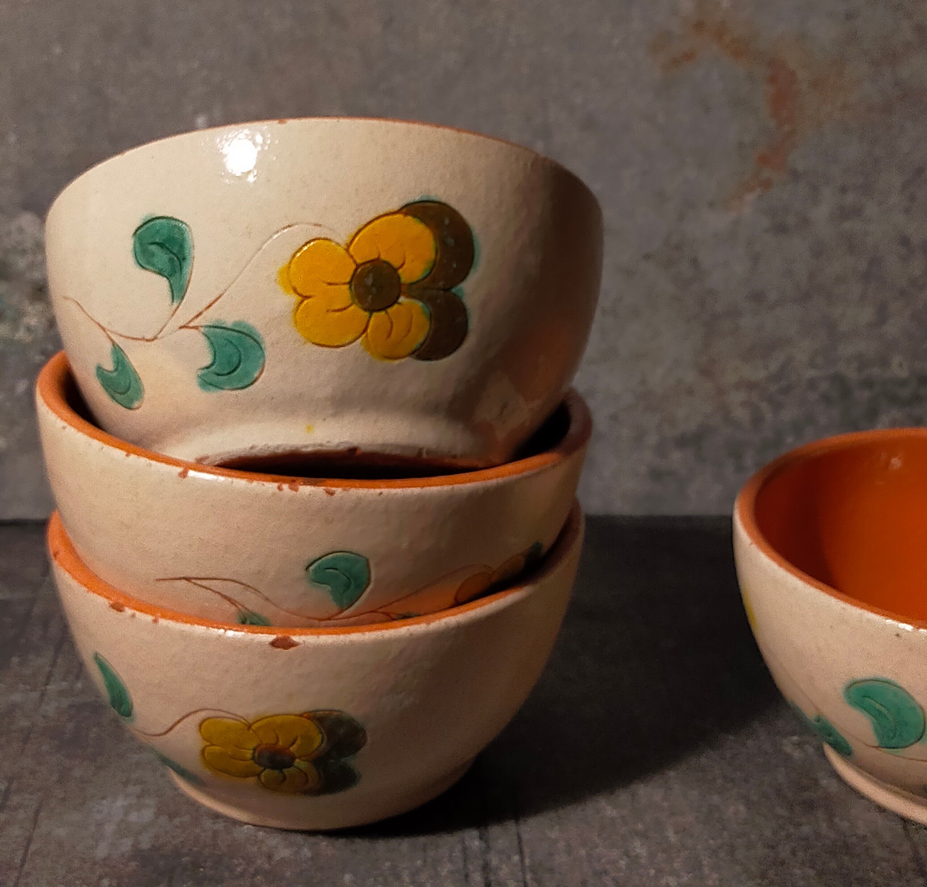 PRODUCT POP UP CHRISTMAS 2022 Four small potter's bowls in vintage enamelled earth