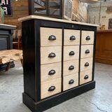 Storage cabinet with drawers