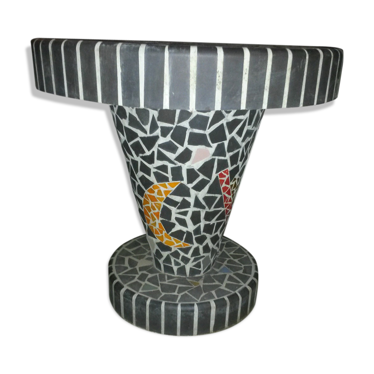 Table low pedestal 1950/70 in tiled concrete