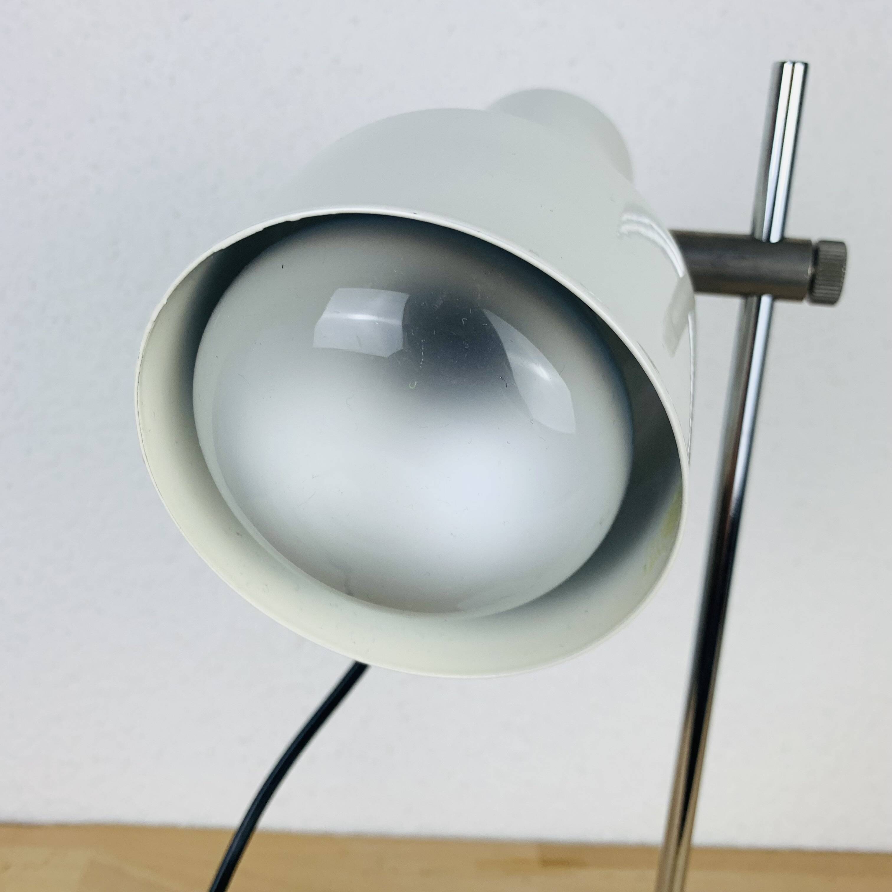 Lampe spot blanche et tige chromée, vintage