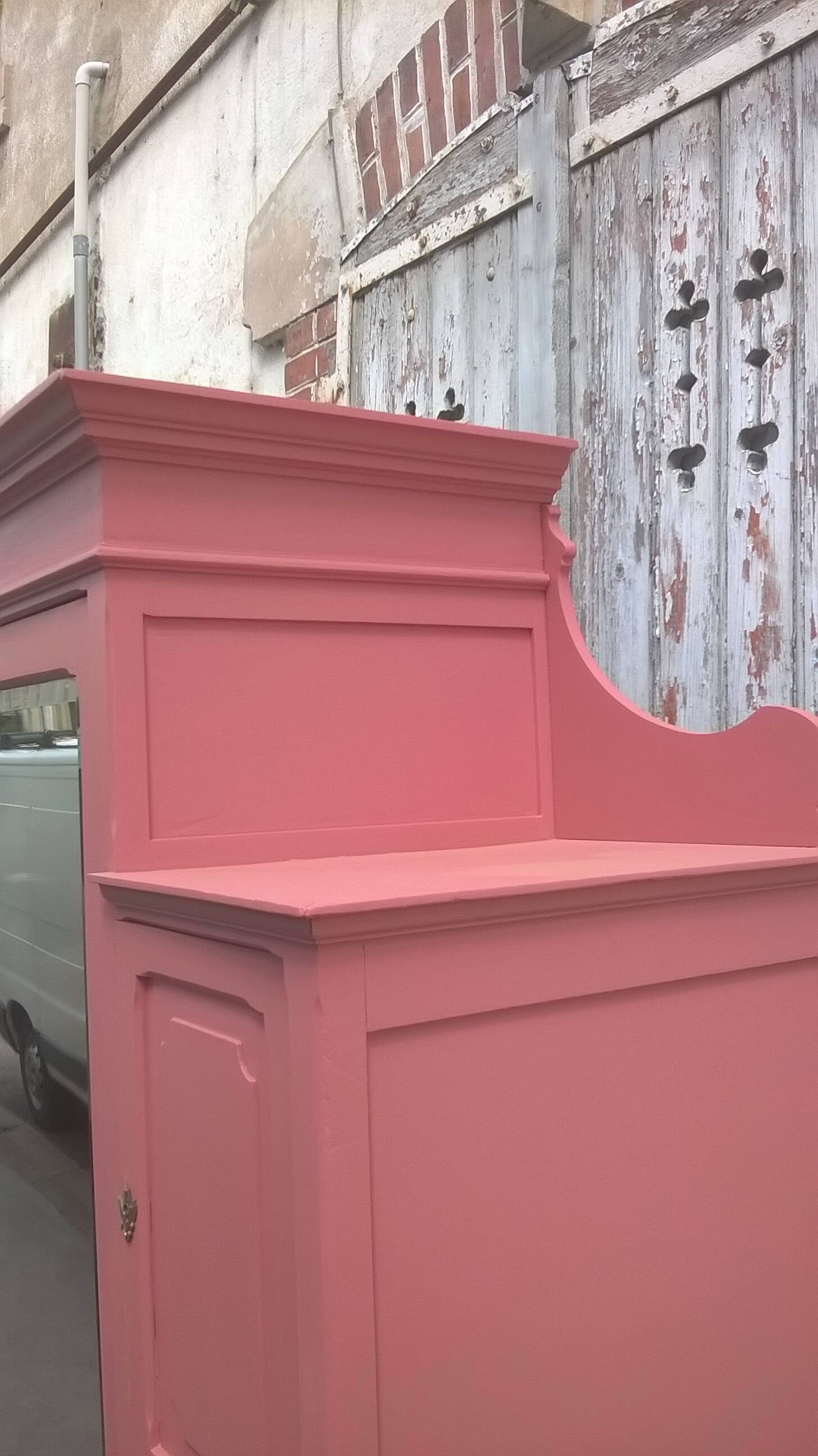 Parisian hotel wardrobe year 1900