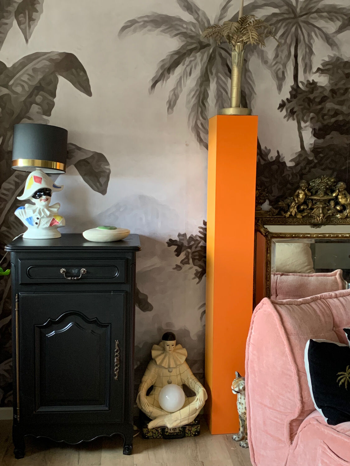 Black patinated jam