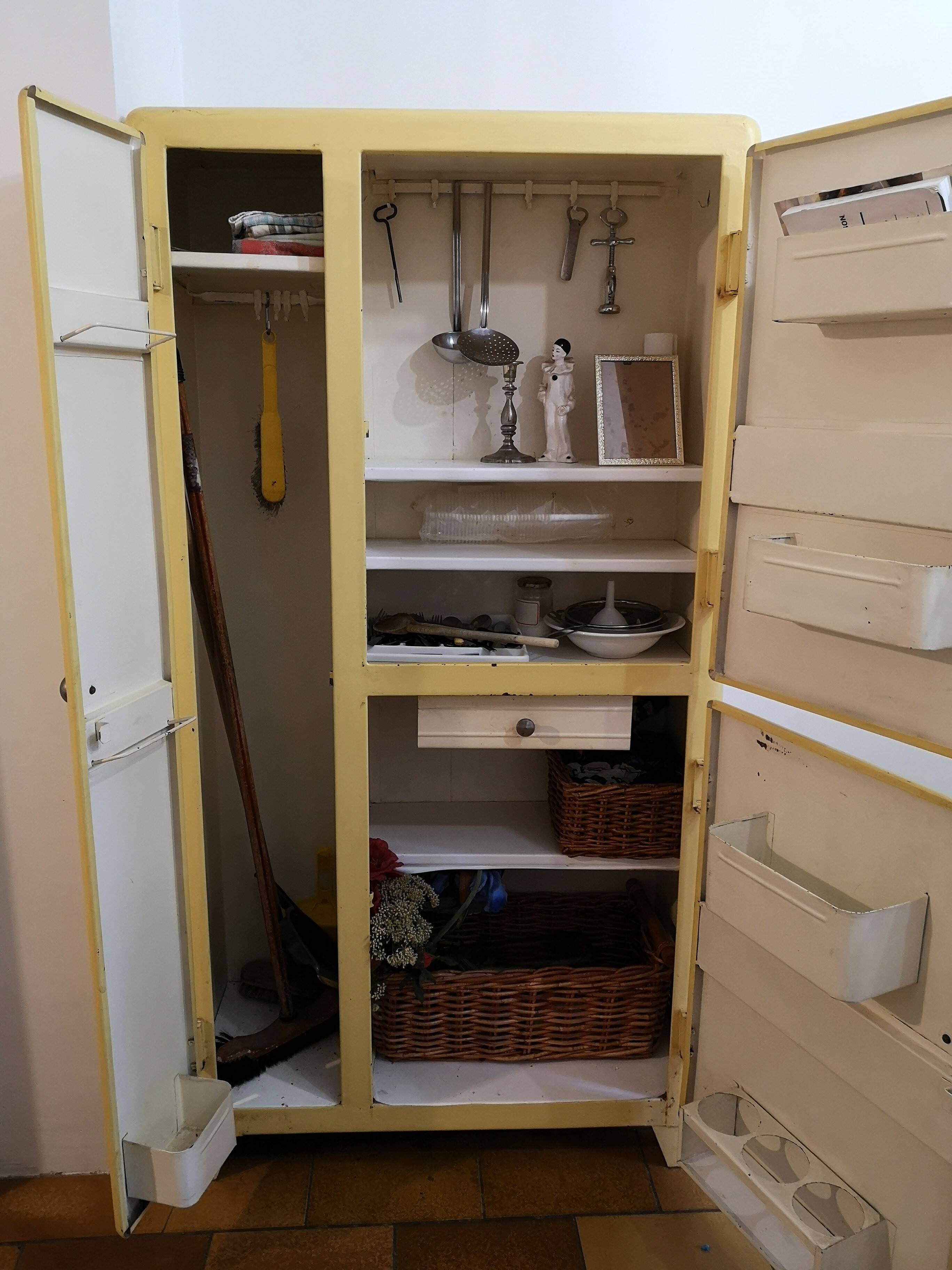 Mado kitchen buffet cabinet