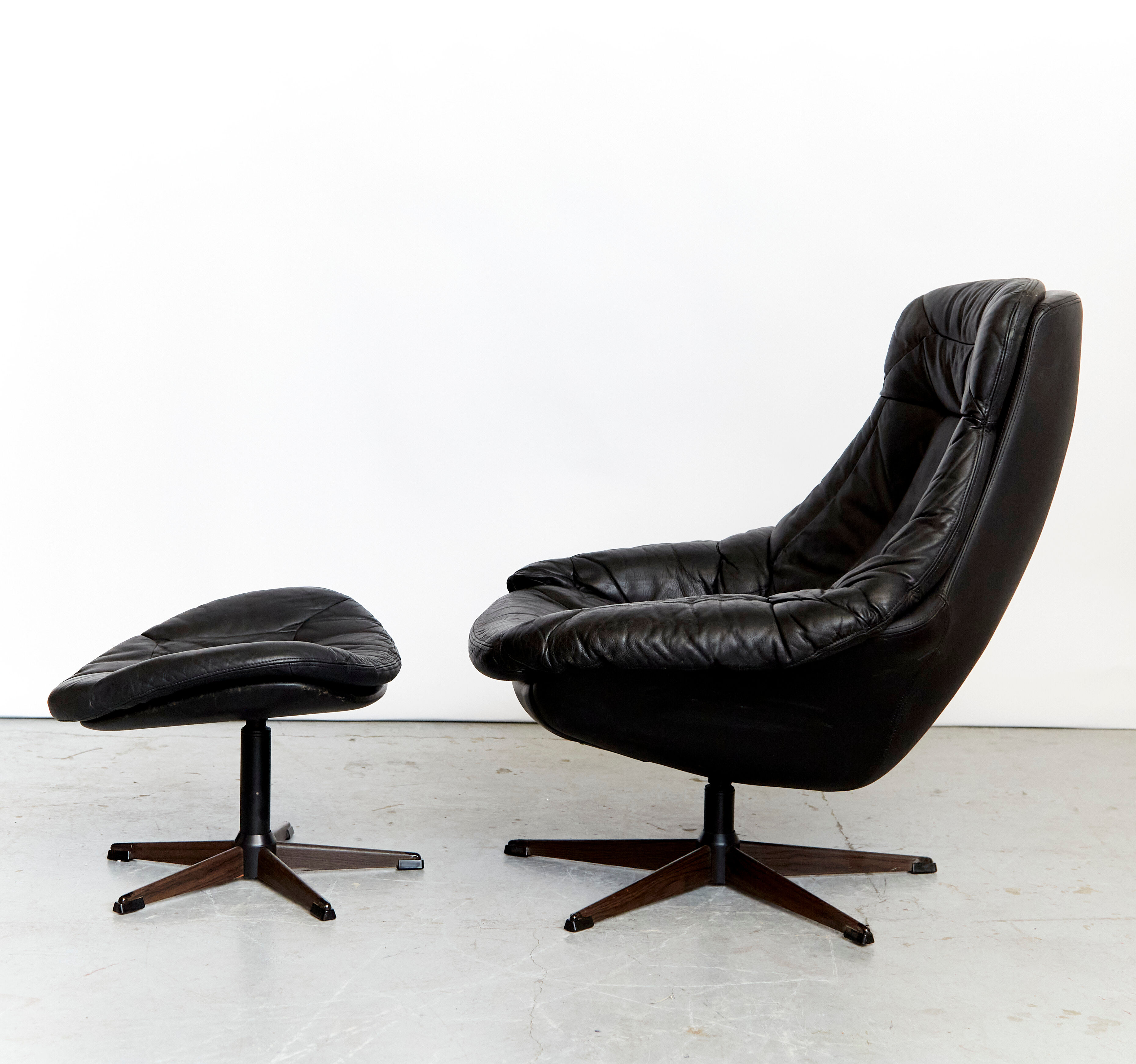 Swivel Lounge Chair by H.W. Klein for Bramin