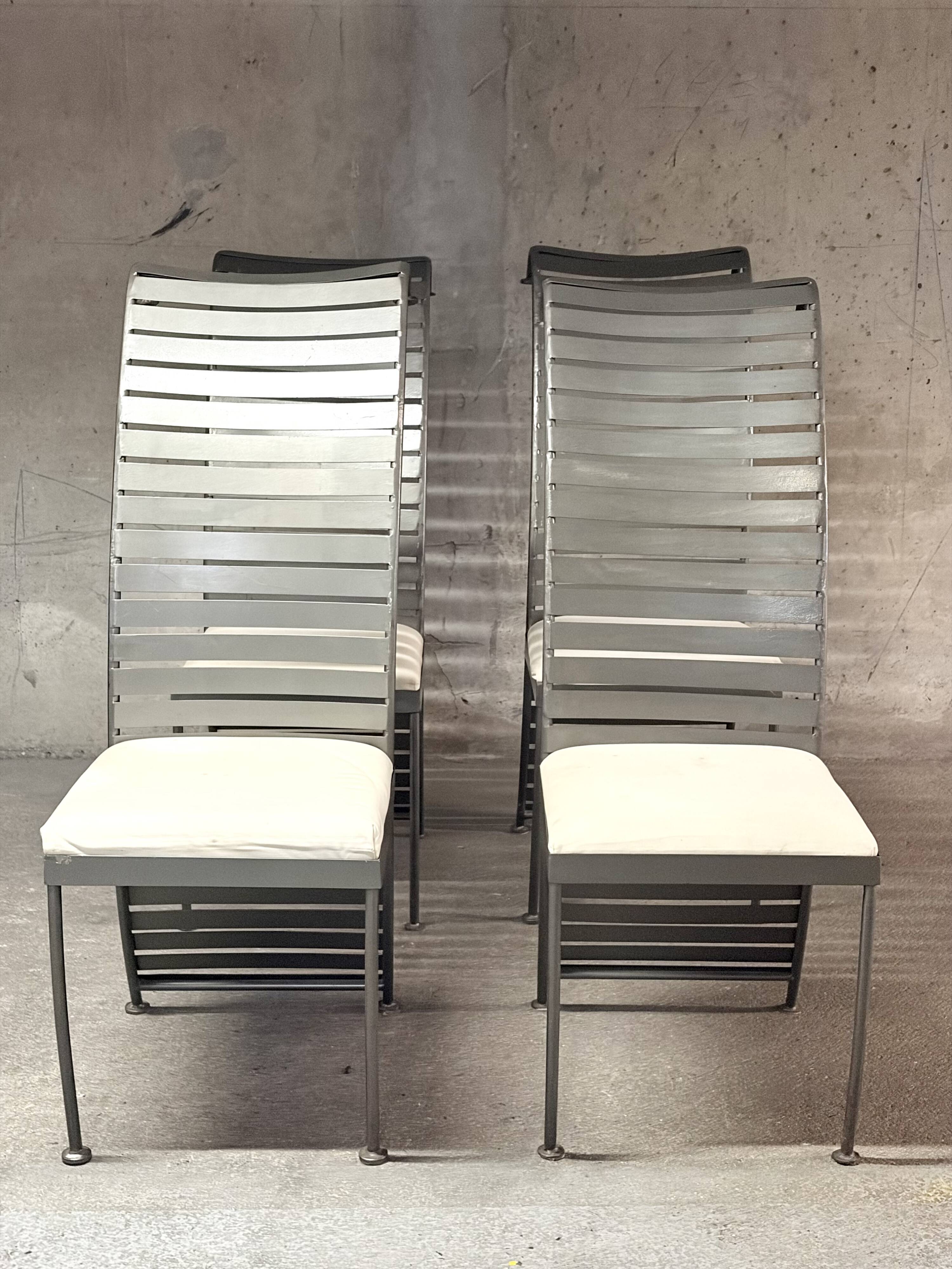 Ensemble de 4 chaises en acier, 1980