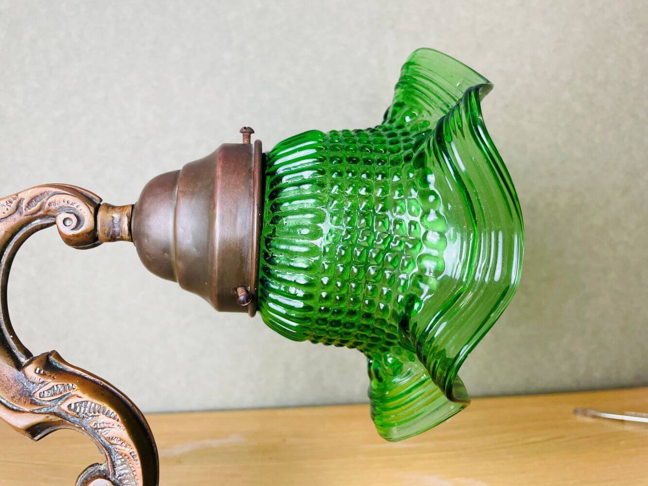 Green glass tulip brass wall sconce light