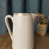 Small fluted white porcelain pot CNP