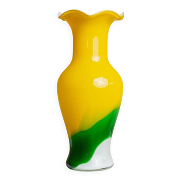 Vase en verre Murano vintage Fenton en multicolore jaune, blanc et vert, verre flashé – Italie années 1970