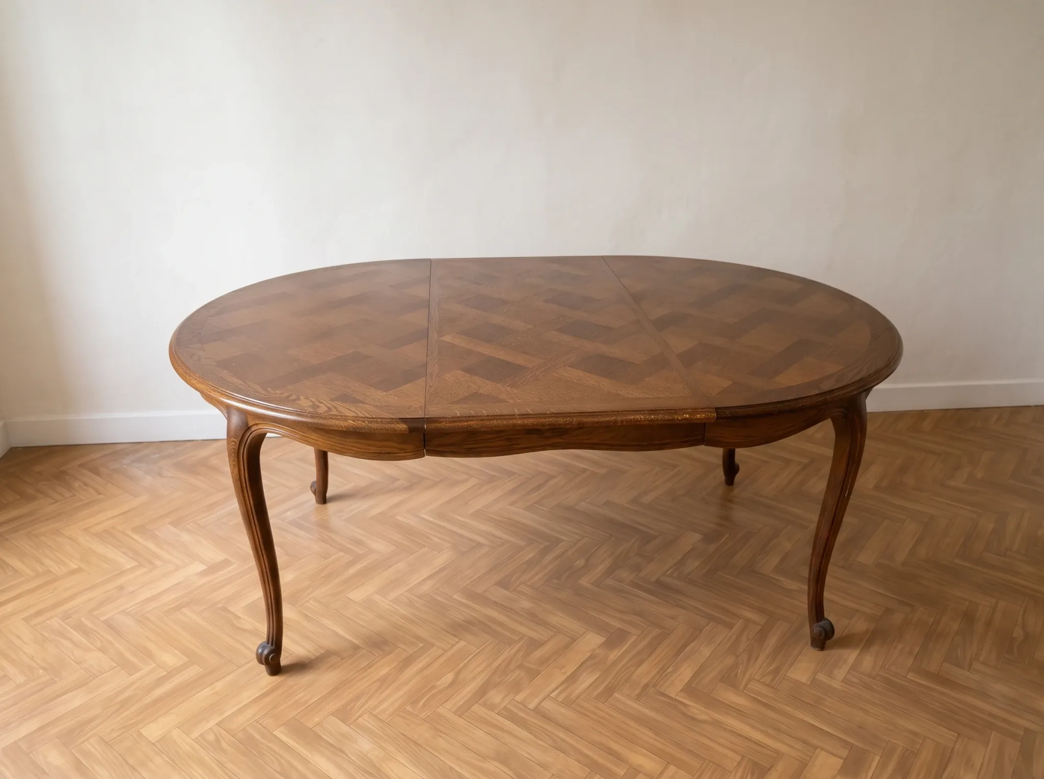 Table de salle à manger ronde extensible style Louis XV en bois