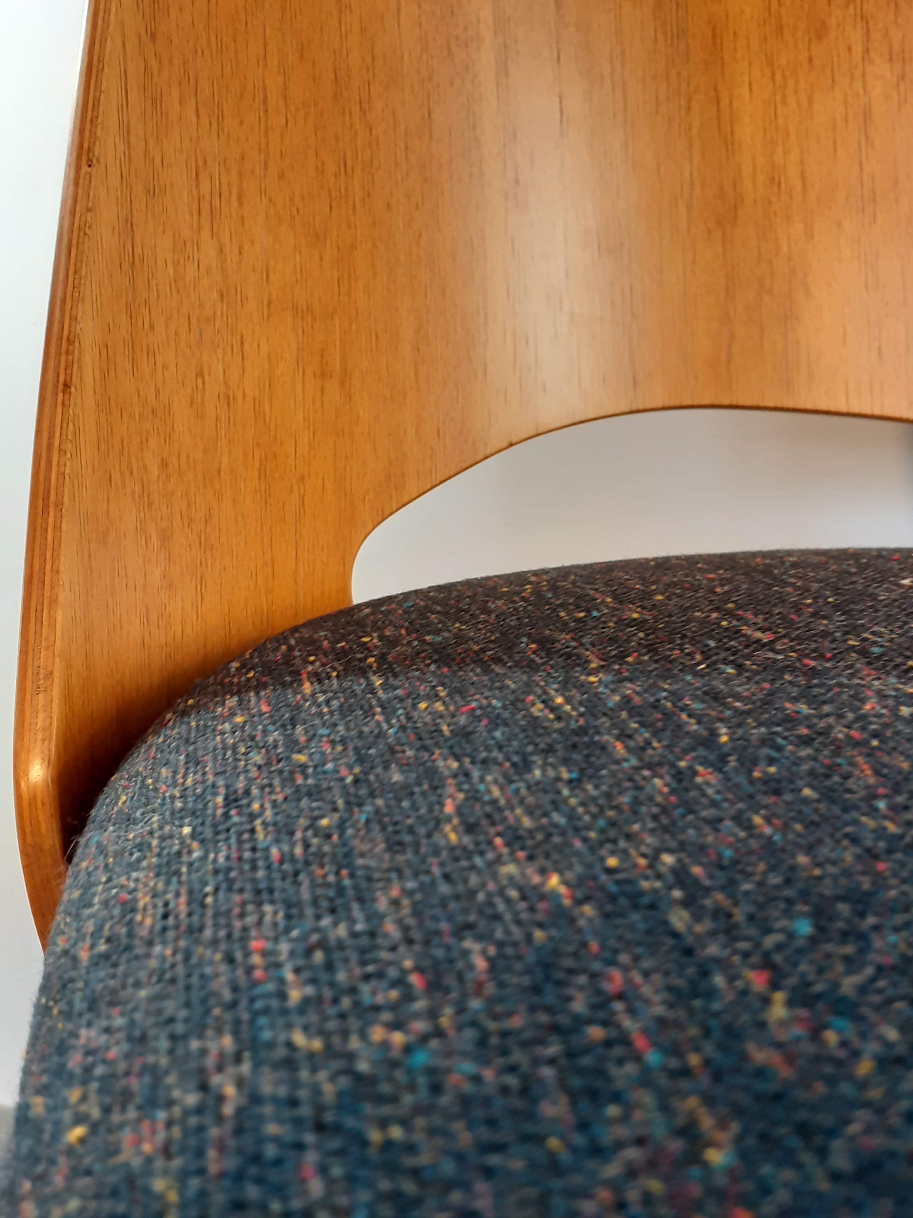 Set of 6 renovated chairs, design Oswald Haerdtl by Ton, Czech, 1960s